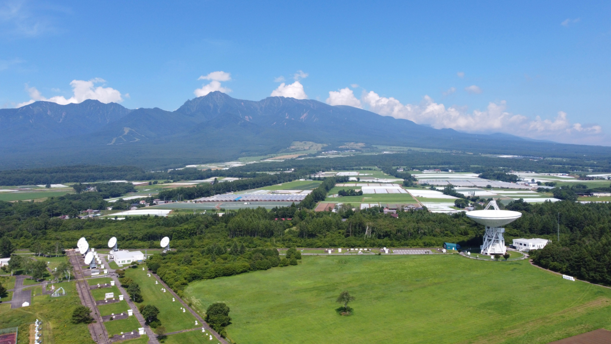 国立天文台野辺山宇宙電波観測所・・・当館よりお車で約15分