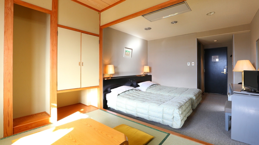 ■【本館・和洋室２０平米】のお部屋です。和室もあるのでゆったりお過ごしいただけます。