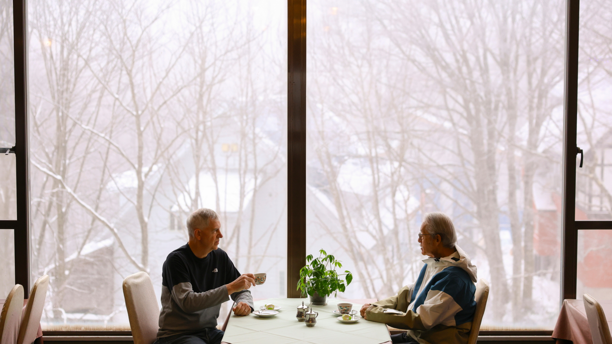 外の景色を眺めながらくつろぎのひと時