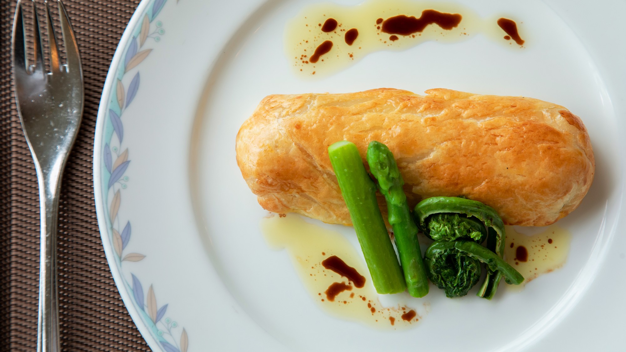 洋食プランお料理一例。季節の野菜を添えて。