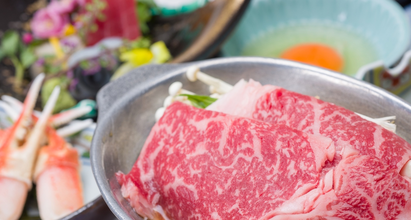 【2食付】24時間源泉かけ流しの温泉で癒されよう！天然ラドン含有温泉と季節の和会席