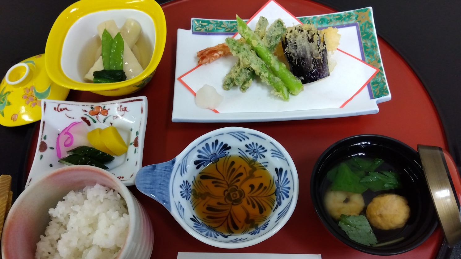 【2食付　天ぷら定食】揚げたて天ぷらを気軽に味わう｜量控えめ夕食と天然ラドン温泉を満喫
