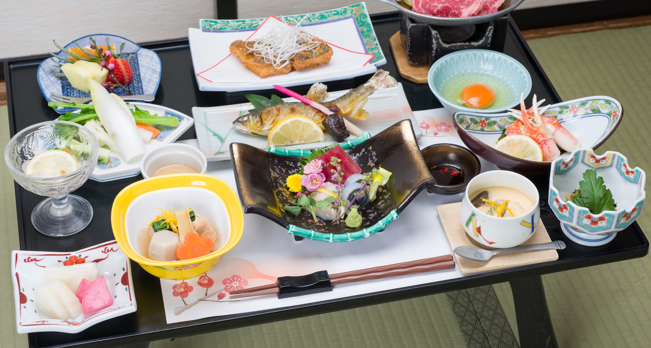 *夕食一例/ 四季折々の素材を生かし、心を込めた料理をお楽しみ下さい。