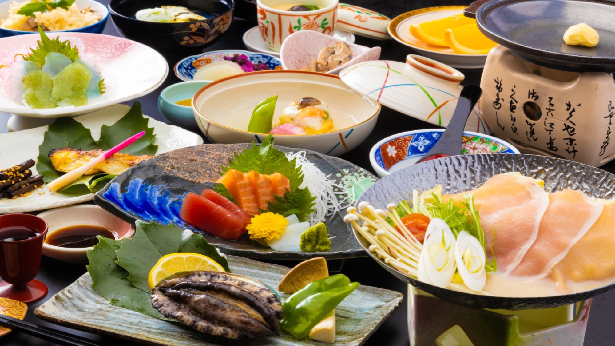 【活鮑！アツアツ踊り焼きで♪】踊るあわびや旬魚お造り、旬野菜など盛り沢山♪《活鮑の踊り焼会席》