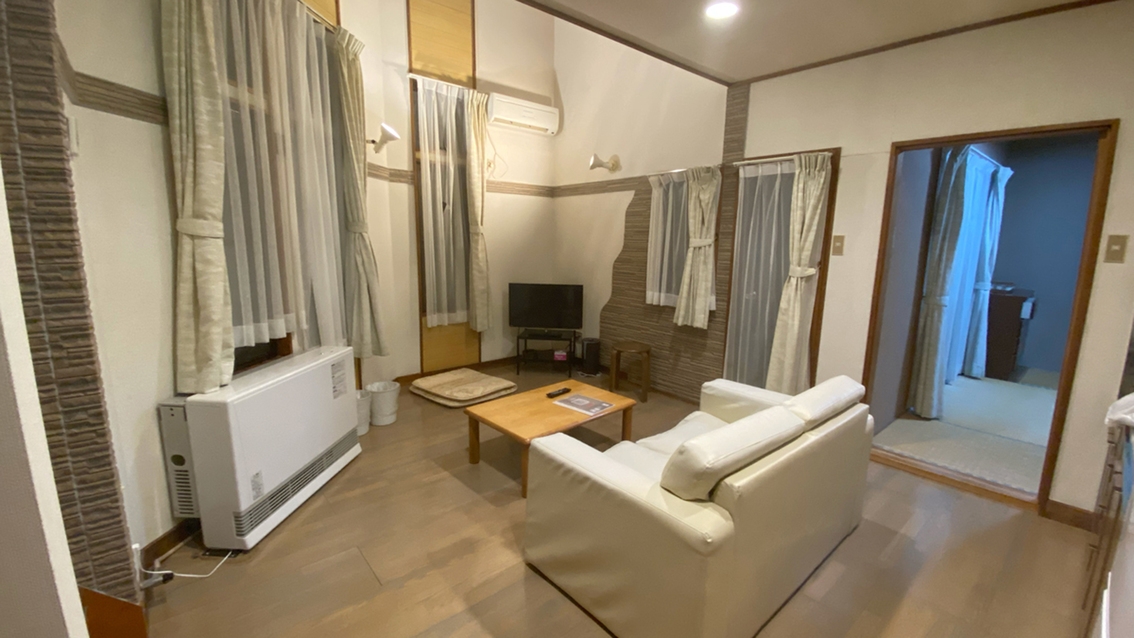 ぺットOK/連棟タイプ2階建て2LDKコテージ/ベッド2台有