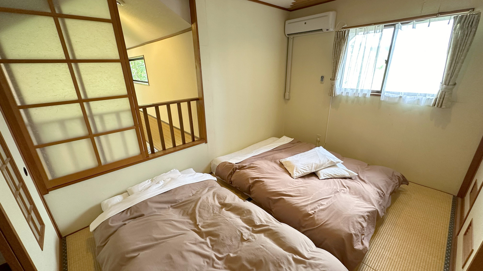 連棟タイプ2LDK(客室一例)：2階寝室
