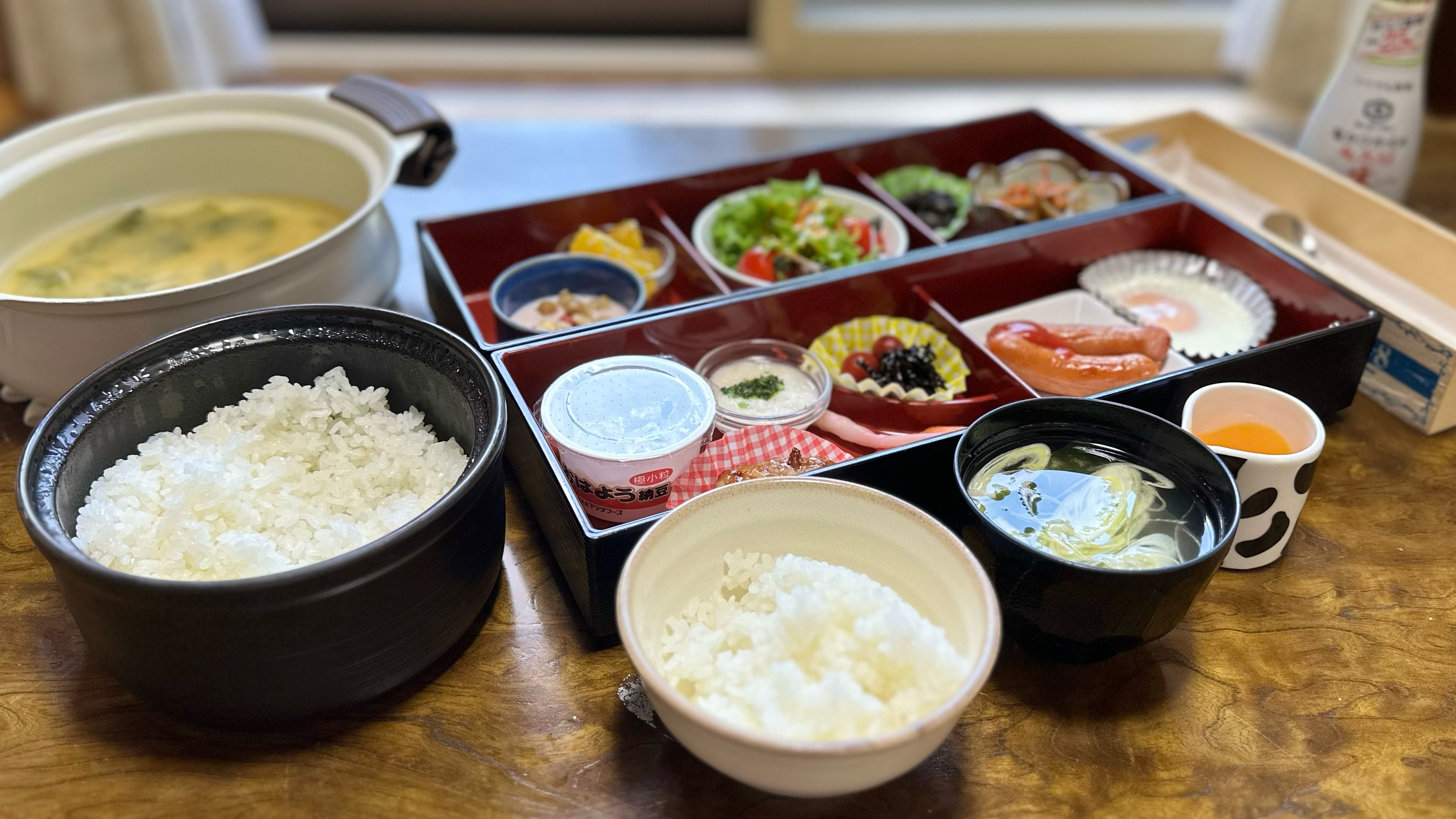 ほっこり和朝食：お味噌汁は温めてお召し上がりください。