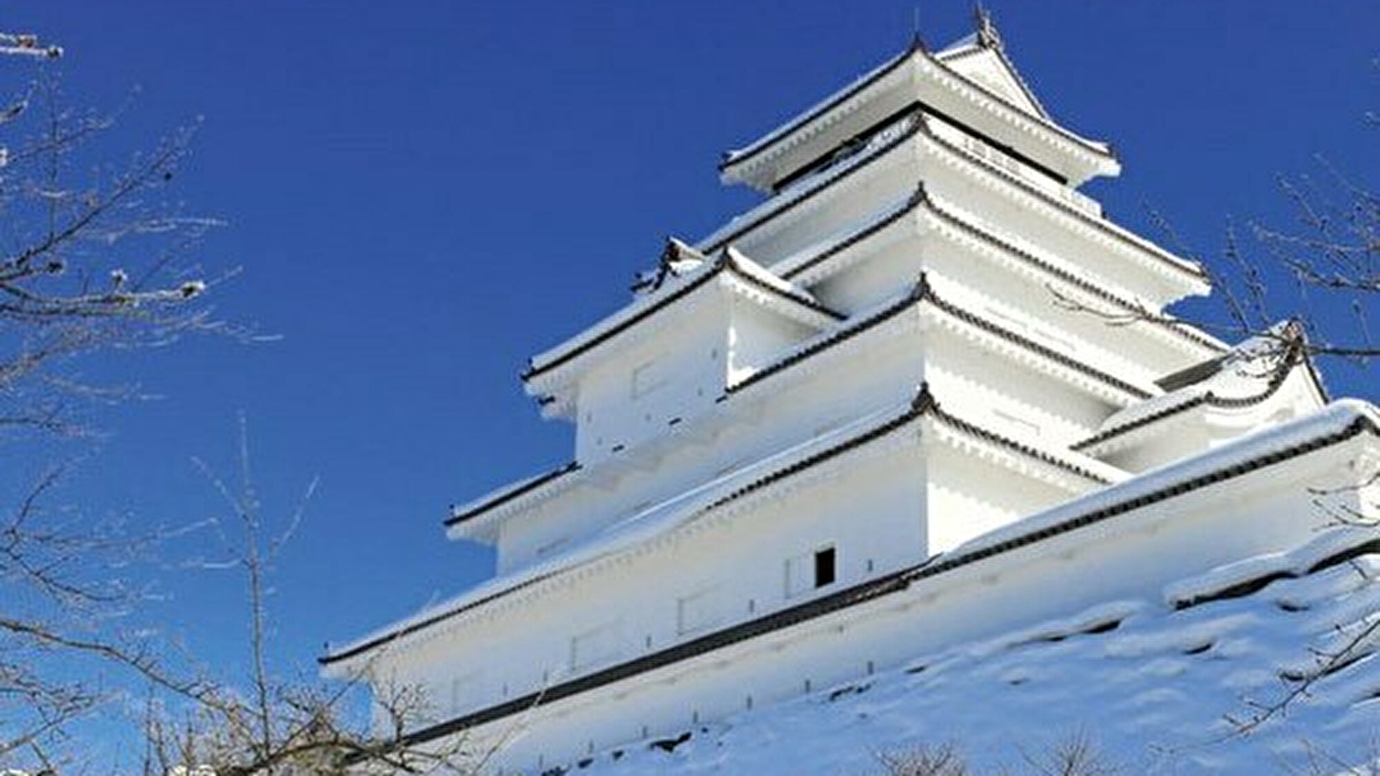 雪の鶴ヶ城（会津若松城）