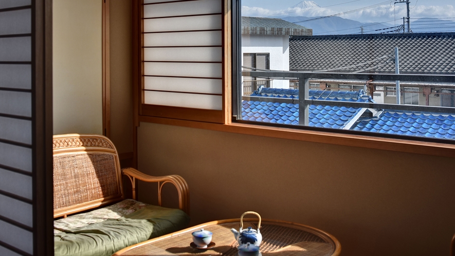 *［二間続き一例］富士山を望める客室も一部ございます