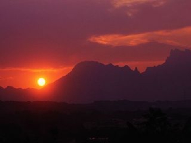 夕焼けの妙義山