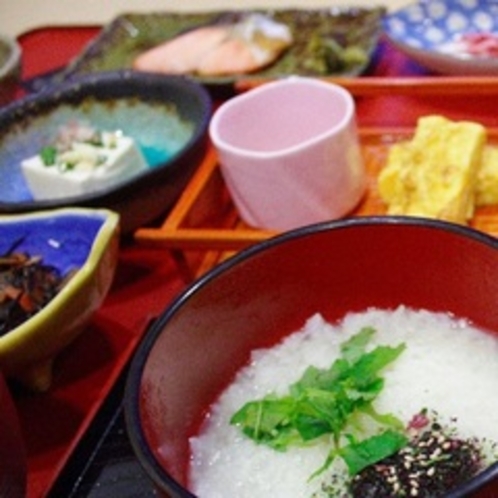 朝食一例　鉱泉がゆ