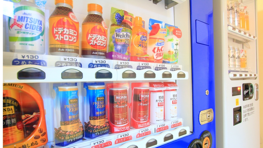 1Fに自販機を設置しております