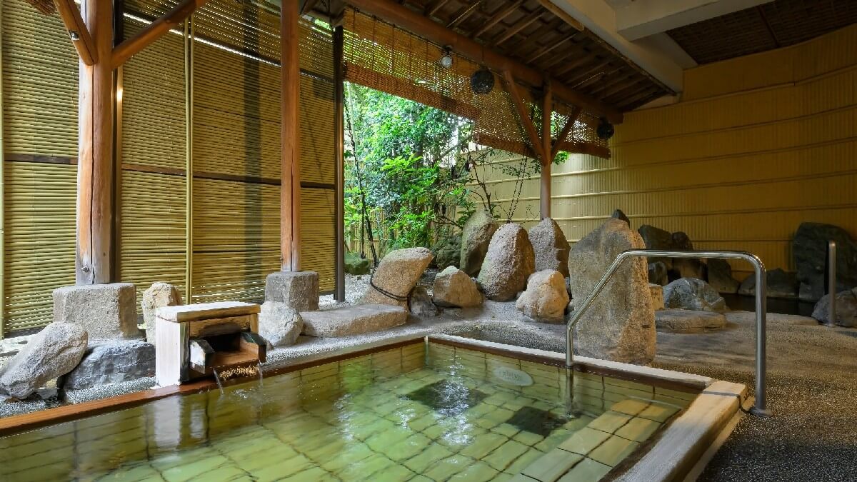 【庭園大浴場】ひのき露天風呂