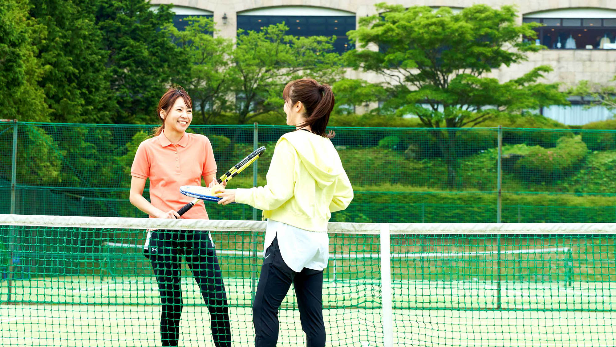 館内施設【テニスコート】豊かな自然の中、爽やかなテニスをお楽しみください。