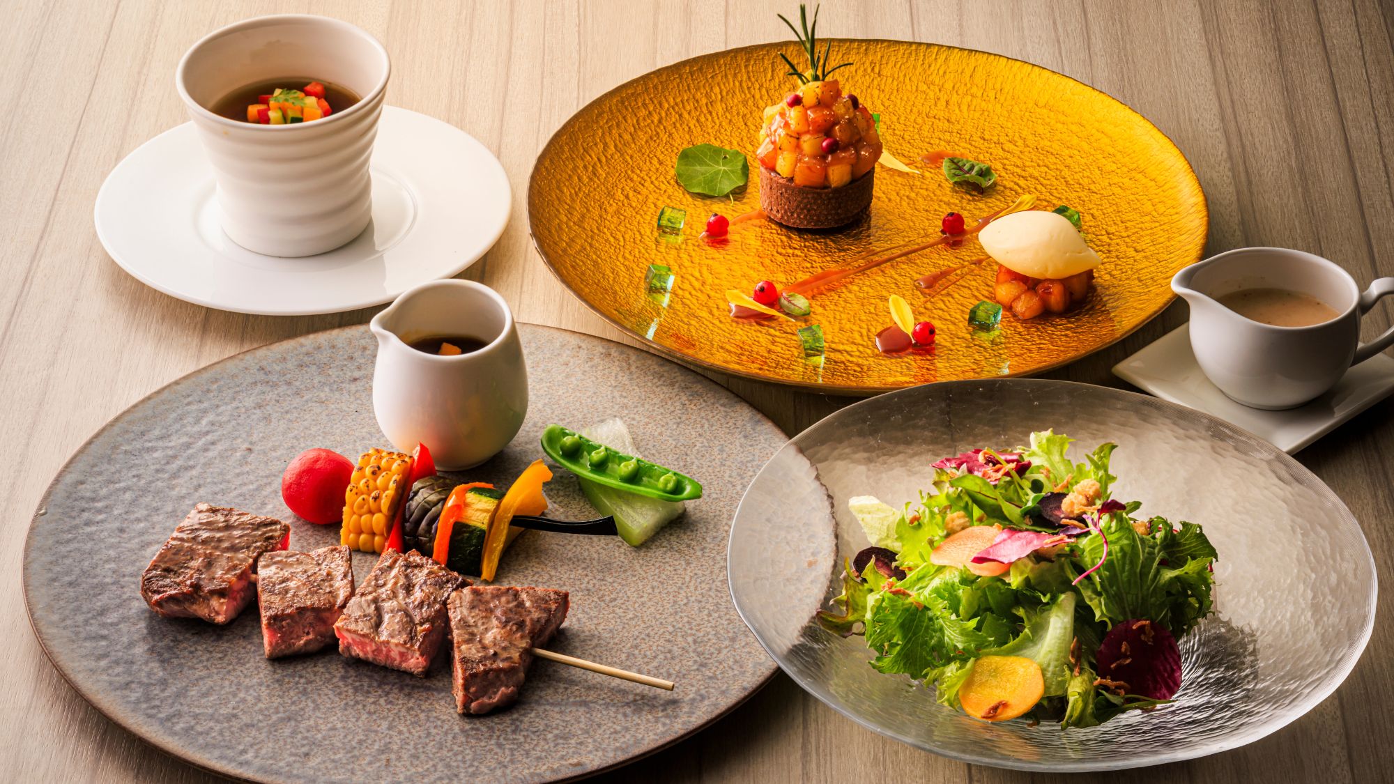 ジュイール【Jouir】一品一品に色彩のパレットが広がるコース（夏メニュー）