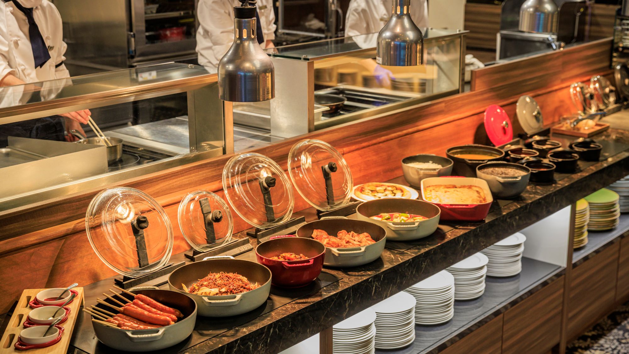 グリル夕食「選べるメインとサイドメニューブッフェ」（ホット料理）