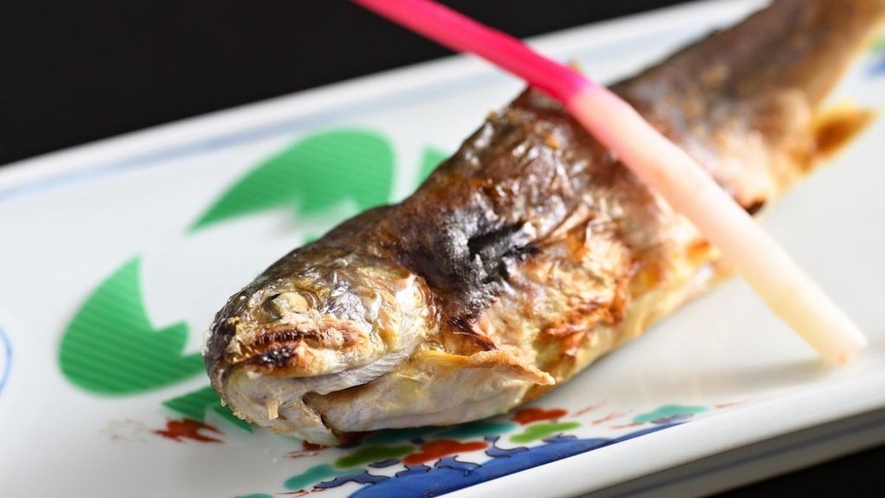 【ご夕食】山菜と川魚膳　※ある日の一例です