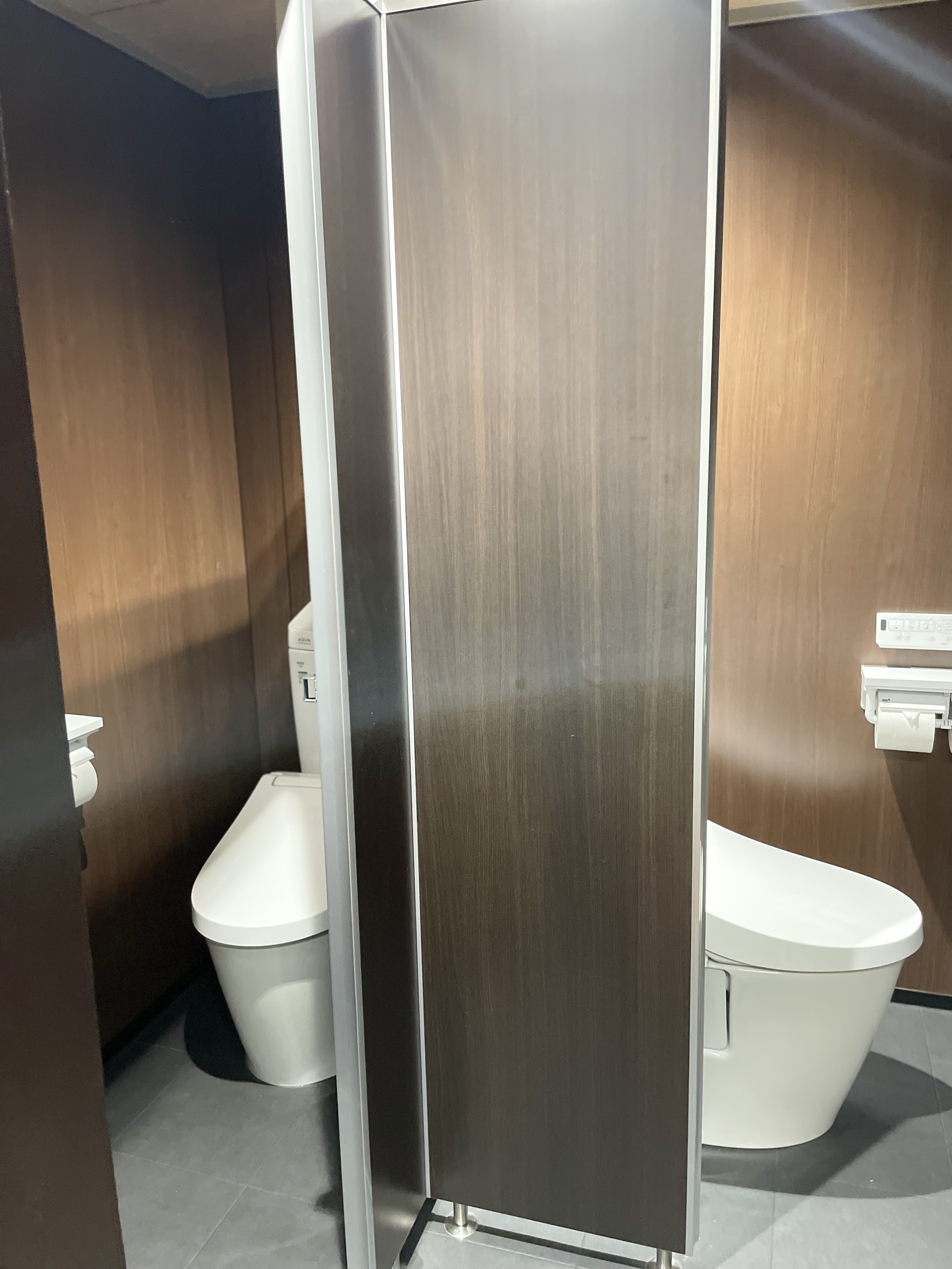 2階共用トイレ女性