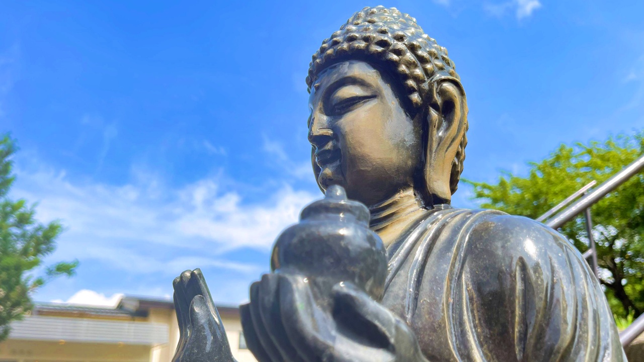 笹倉温泉の薬師如来様