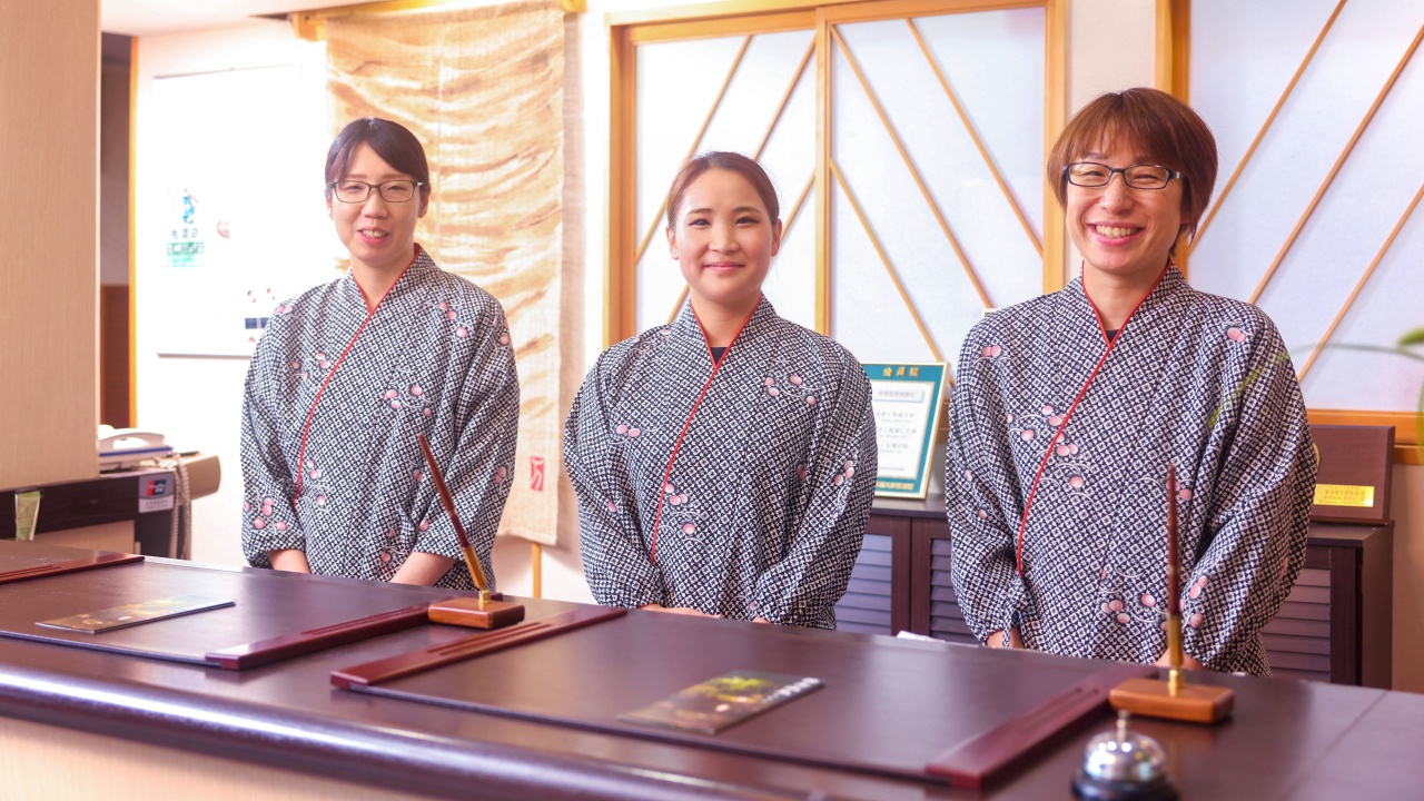 フロントスタッフ