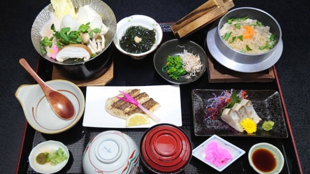 ルームサービス（和食膳）イメージ