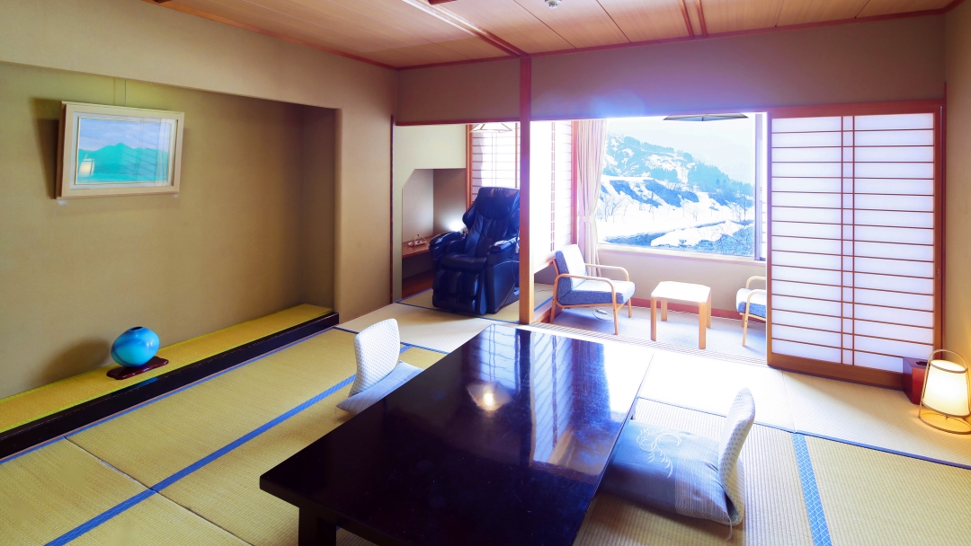 【眺望特選】和室10畳（マッサージチェア付）