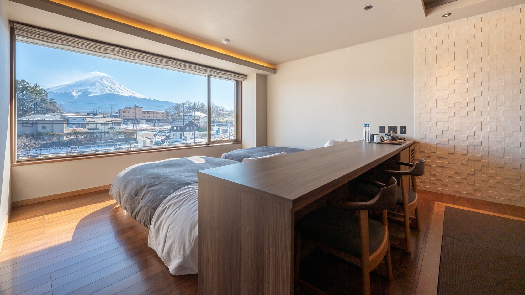 4F富士山展望風呂付和洋室52平米■寝室窓側■【デラックス】