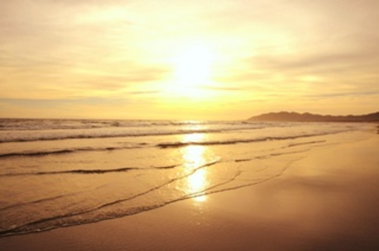 夕日のきれいな平砂浦海岸砂浜