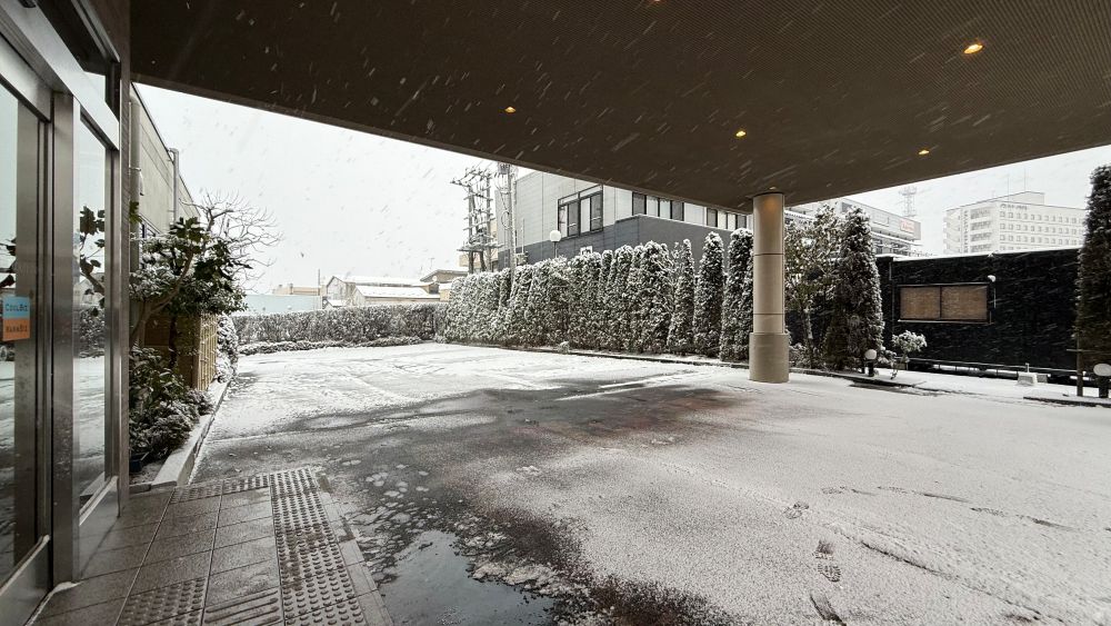 ホテル外観【冬】