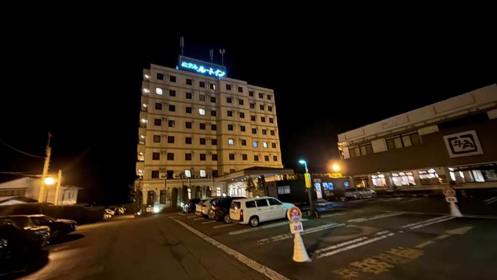 ホテル外観(夜)