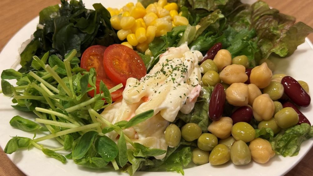 朝食【メニュー例:サラダ盛り合わせ】