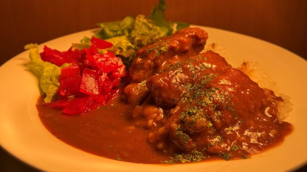 朝食【メニュー例:カツカレー】