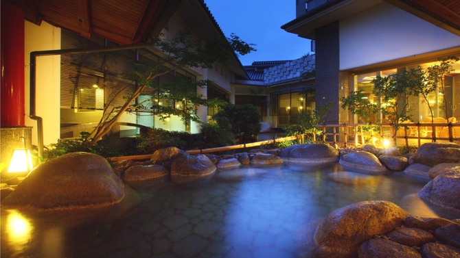 【夏休み2026】16趣の自慢のお風呂巡り＆屋内プールでenjoy★お子様定額ファミリープラン