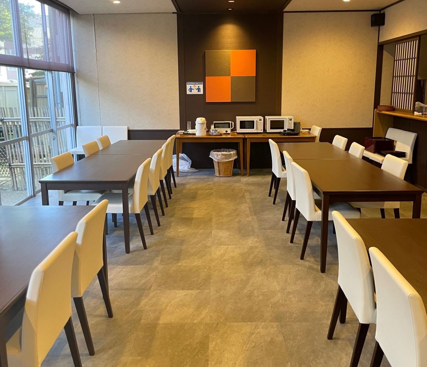 レストラン「花水木」　電子レンジ、湯わかしポットございます。