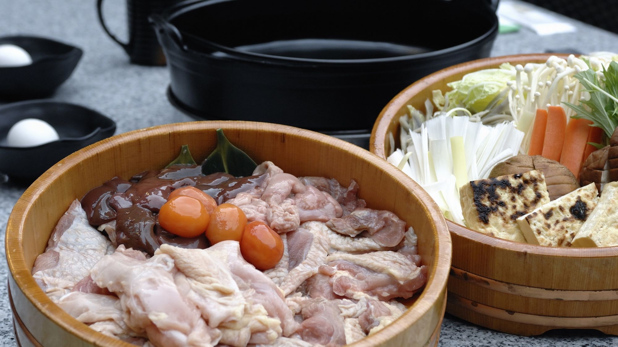 【名古屋コーチン鶏すき鍋】あったか鶏すき鍋と小鉢ビュッフェ♪別邸「山餐亭」プラン