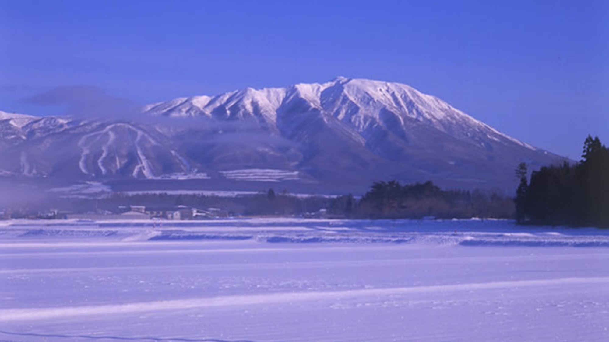 *【冬の岩手山】岩手のシンボル岩手山(登山口まで車で約45分)