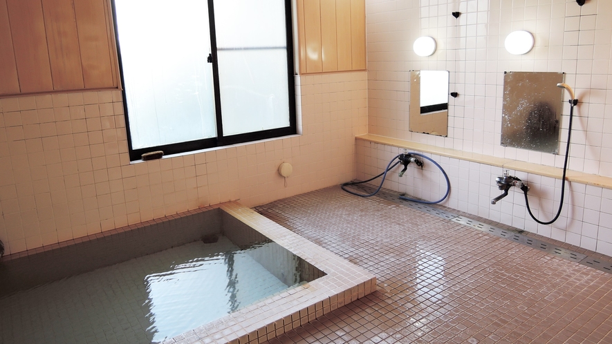 *【大浴場(女湯)】源泉掛け流し♪湯冷めしにくい良質な湯を存分にご堪能下さい。
