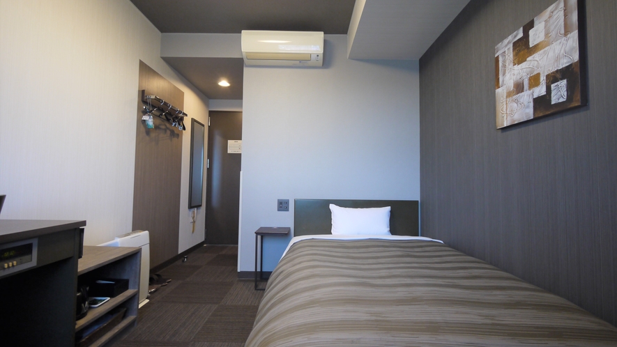 本館シングル 《ベッド幅120(㎝)》加湿機能付空気清浄機・枕元コンセント・リセッシュ設置