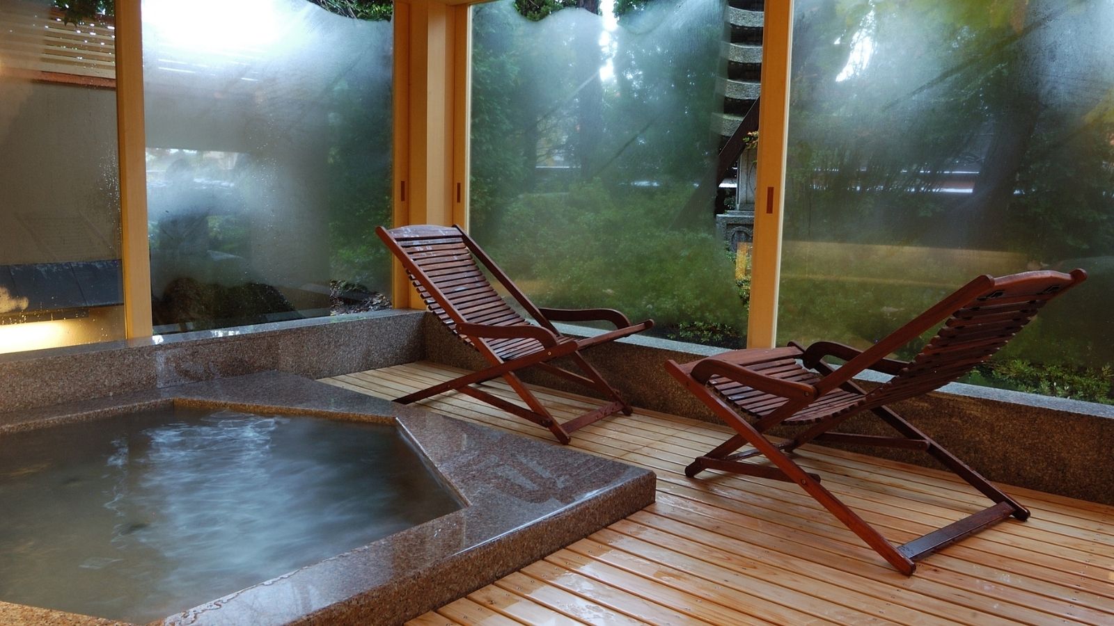 聚楽　客室半露天風呂