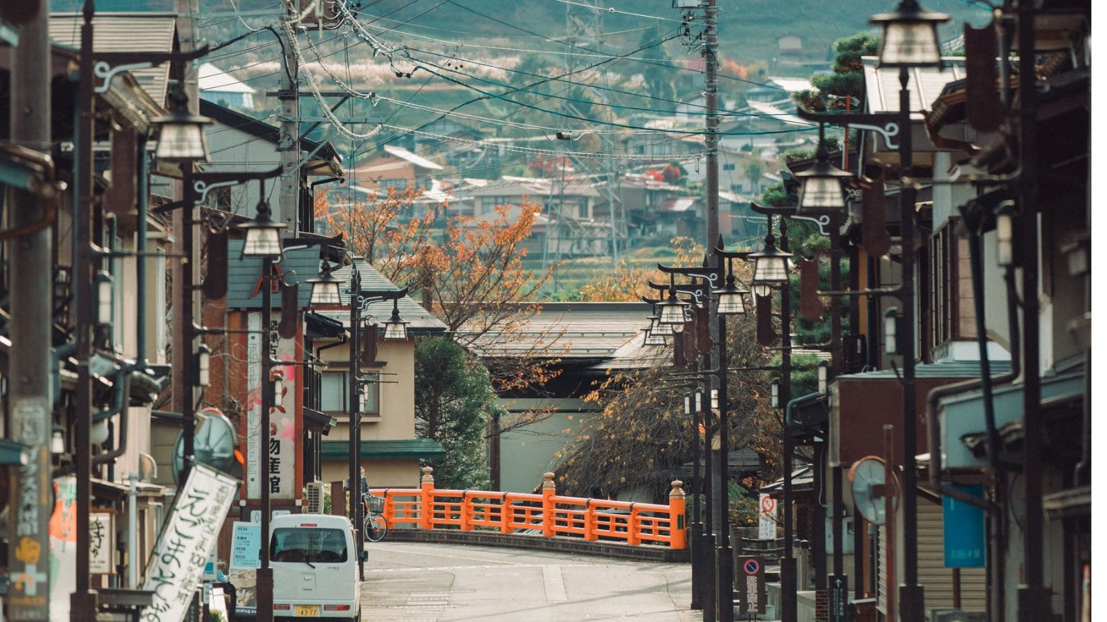 古い街並みの中の日常