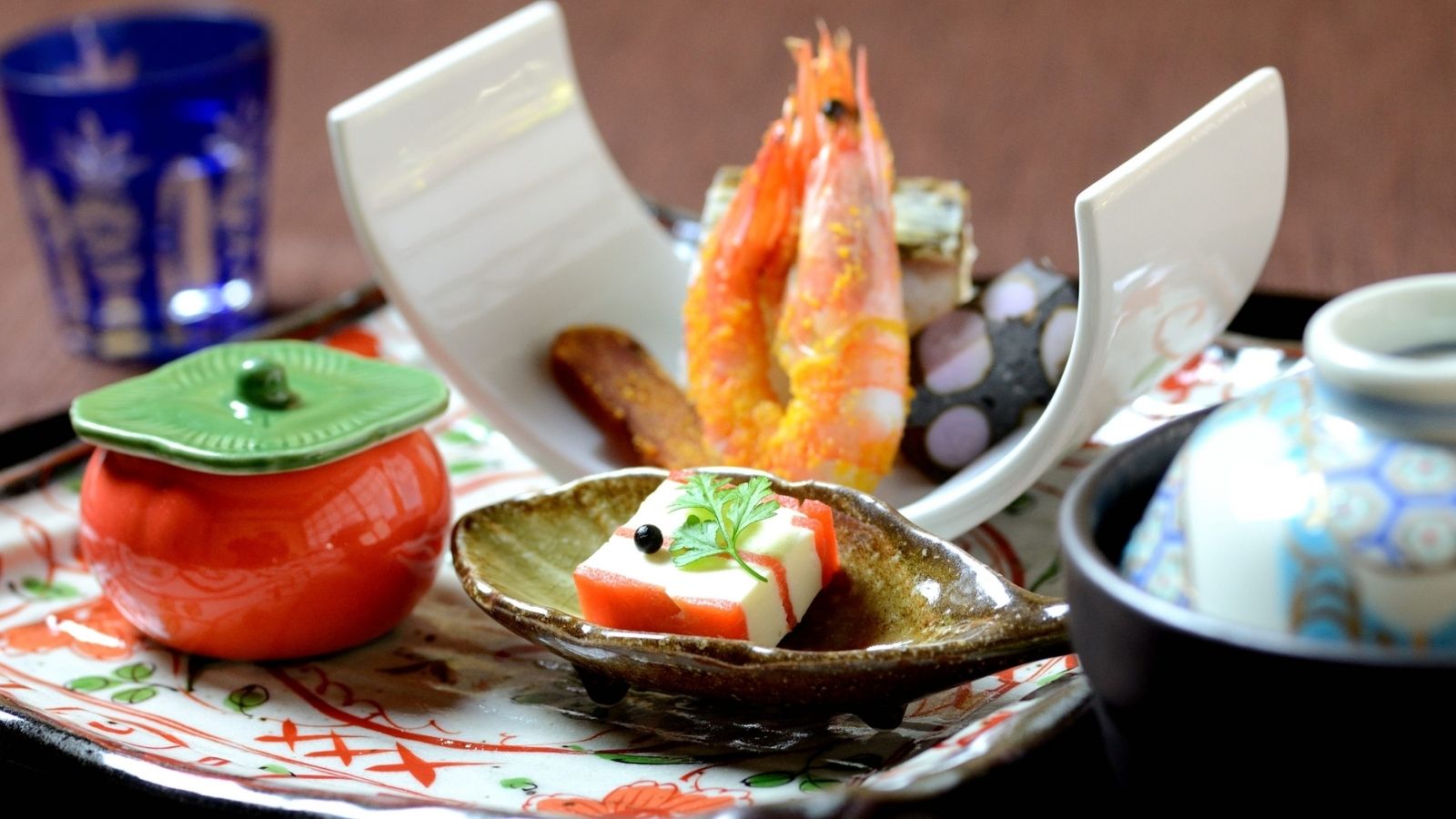 料亭旅館 八ツ三館(レストラン・食事)