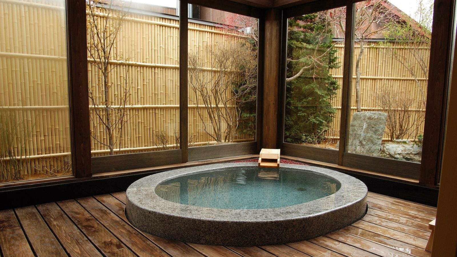 池月　半露天風呂