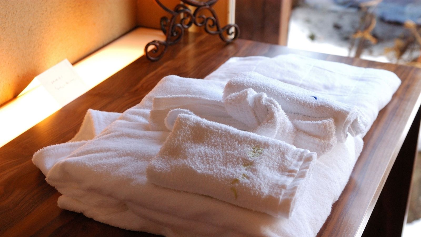 お風呂付き客室　アメニティ　バスローブ