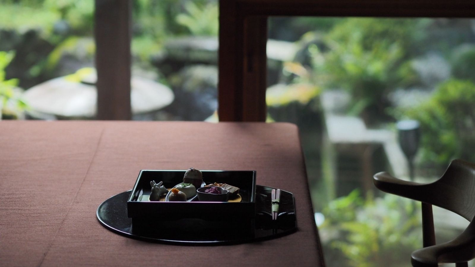 和風の食事と風景