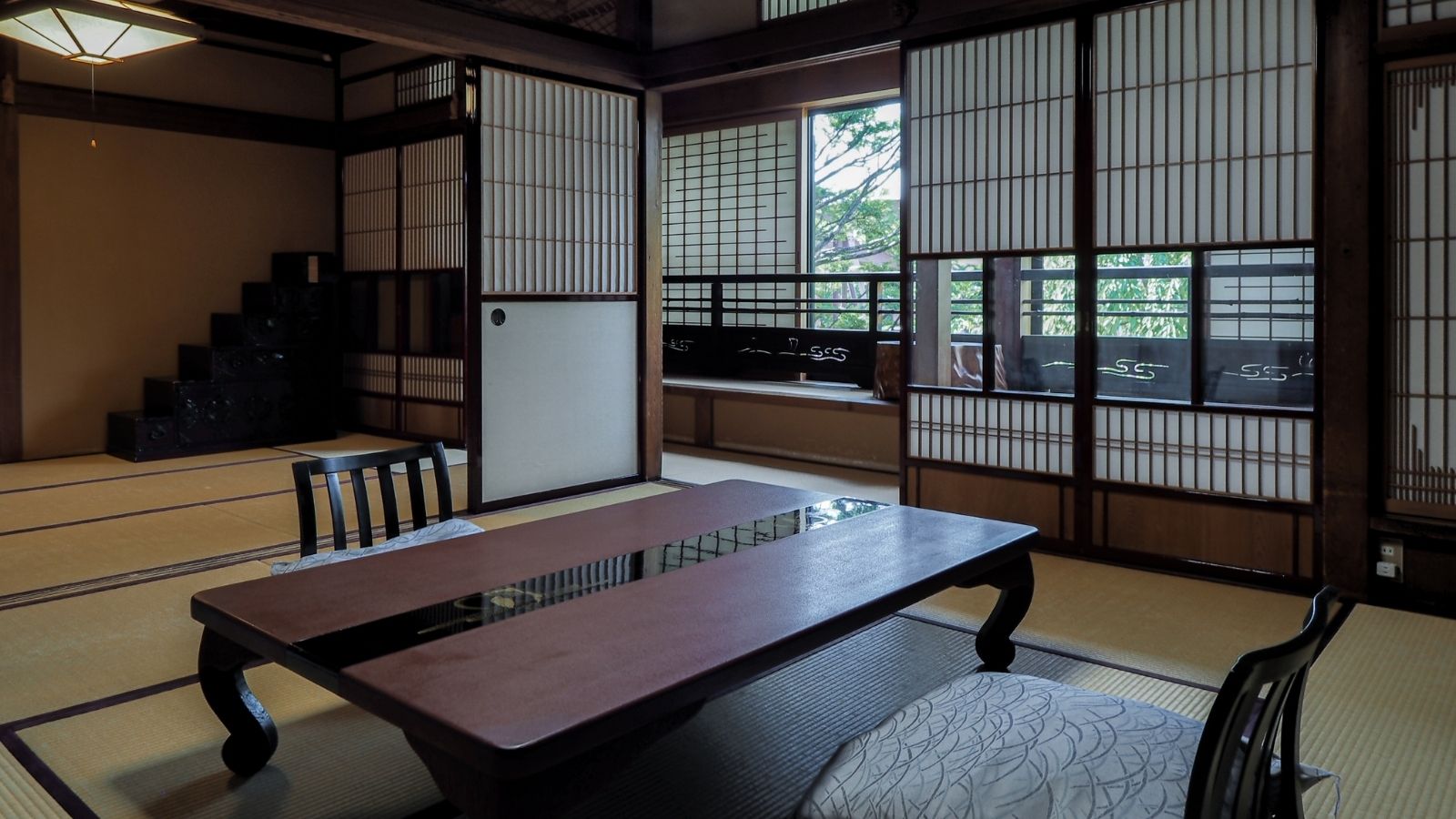 本館　一例　布袋