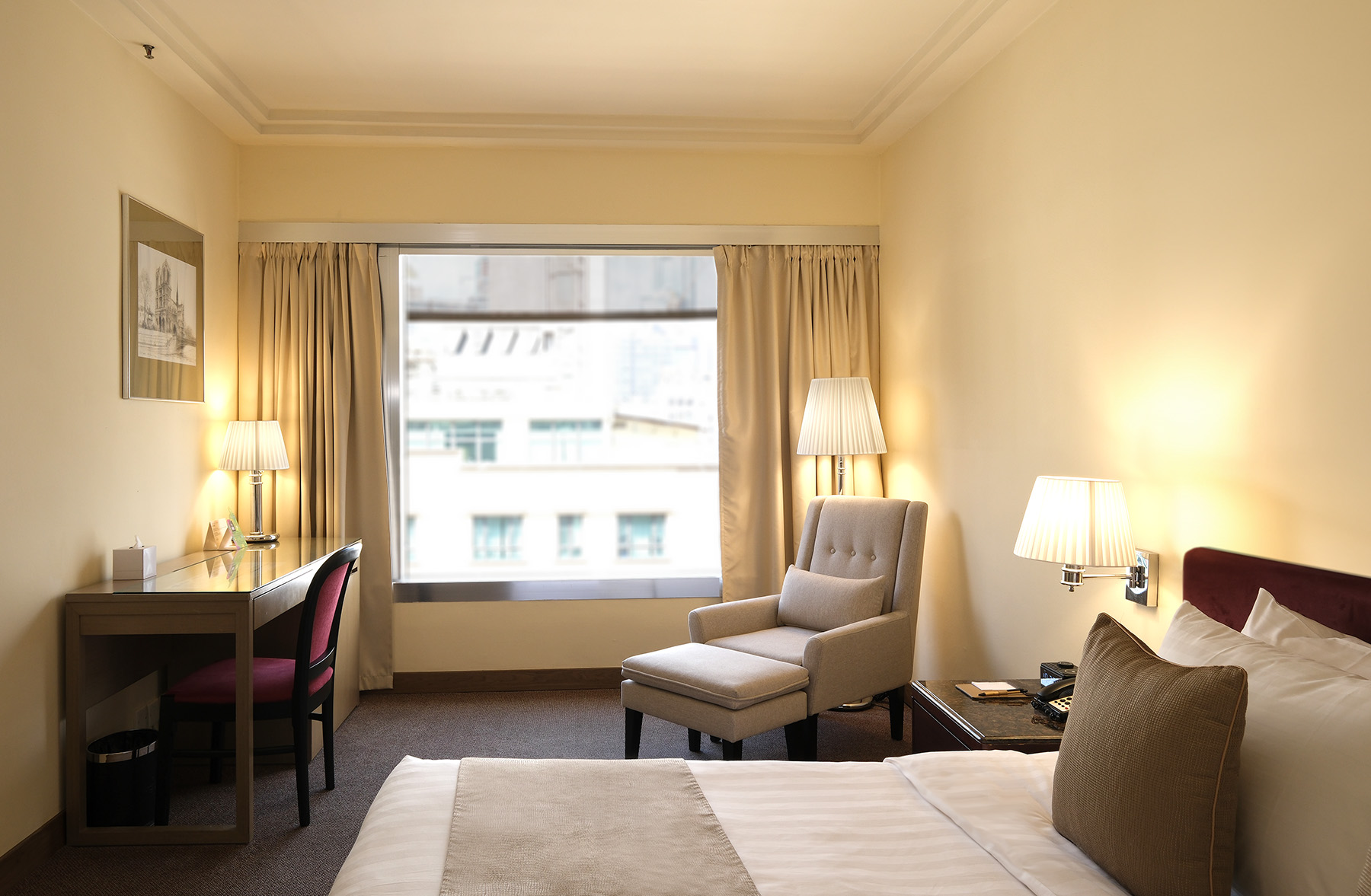 デラックスシティビュールーム　（キングベッド）