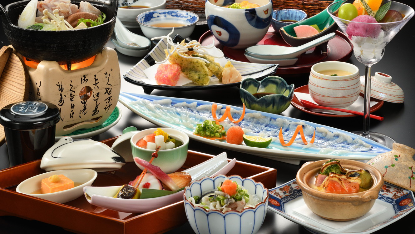 【ふぐづくし会席】「ひれ酒」「ふぐ刺し・皮湯引・ふぐ鍋」＋「ふぐ雑炊」　1泊2食付