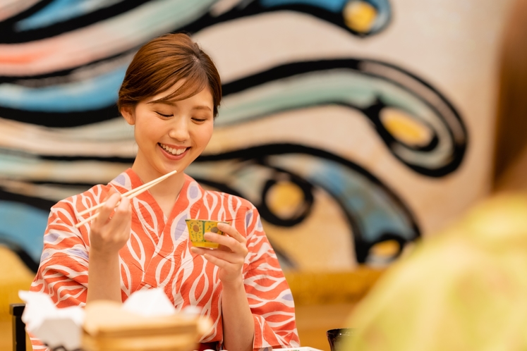 大広間でのお食事風景（イメージ）