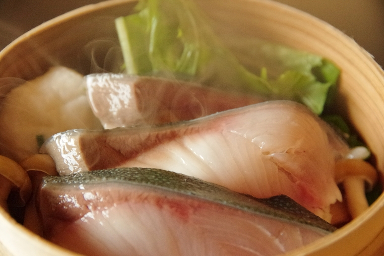 【定番の冬の味覚！季節の鍋に鰤せいろ蒸し＆お造り氷結盛り】「冬旬」プラン