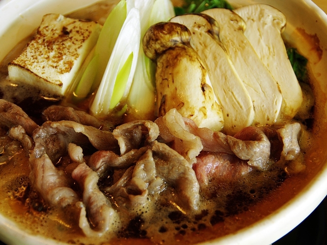 松茸の香りとお肉の旨みがお口に溢れる「松茸のすき焼き鍋」